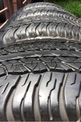 ยาง Dunlop 265 65 17 ปลายปี15 ดอกเต็ม ไม่มีปะ ราคาไม่แพง ยาง Dunlop 265 65 17 ปลายปี15 ดอกเต็ม ไม่มีปะ ราคาไม่แพง