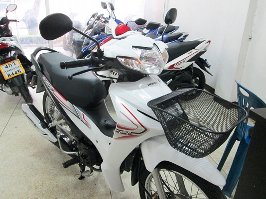 (โอนฟรี) ขาย Honda Wave 110I สตาร์ทมือ ปลายปี 2015 ไมล์แท้ 5521 กม สภาพสวยเดิมๆ เครื่องหัวฉีดประหยัดน้ำมัน สีขาว ดำ