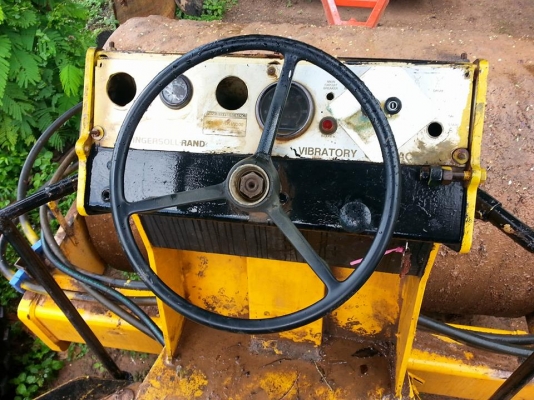 ขายรถบดแบบสั่นสะเทือน สภาพพร้อมใช้งาน ราคา590,000 สนใจโทร 090-8588220คุณนะ 093-3258446คุณบิว หรือเข้าดูสินค้าอื่นๆได้ที่ www.narong2truck.com หรือ www.truck.in.th/498 หรือเพจFacebook ณรงค์ ซื้อขายรถมือสอง (เว็บไซต์ส่วนตัว) หรือFacebook คุณนะ รถบรรทุก