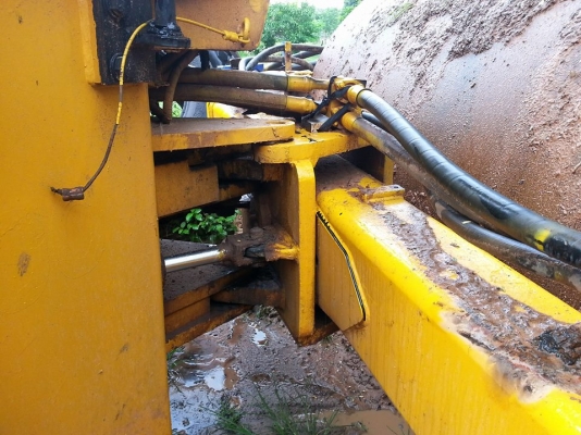 ขายรถบดแบบสั่นสะเทือน สภาพพร้อมใช้งาน ราคา590,000 สนใจโทร 090-8588220คุณนะ 093-3258446คุณบิว หรือเข้าดูสินค้าอื่นๆได้ที่ www.narong2truck.com หรือ www.truck.in.th/498 หรือเพจFacebook ณรงค์ ซื้อขายรถมือสอง (เว็บไซต์ส่วนตัว) หรือFacebook คุณนะ รถบรรทุก