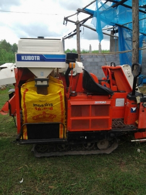 รถเกี่ยวสภาพดีมากเอาไว้เกี่ยวนาตัวเองไม่ต้องไปจ้างเขาแพงเอาไปใช้คุ้มของตัวเองไม่ต้องรอ