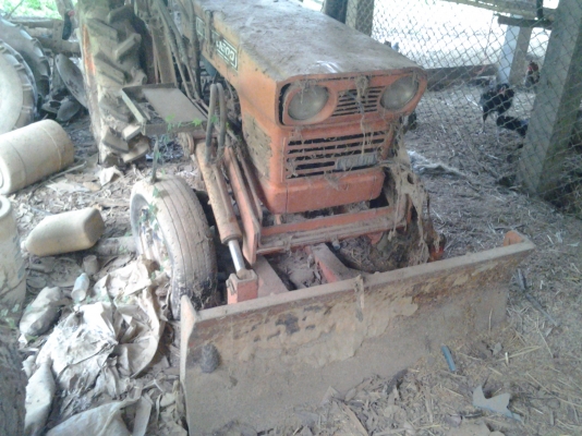 รถไถคูโบต้าL1500พร้อมใบมีดและผาน