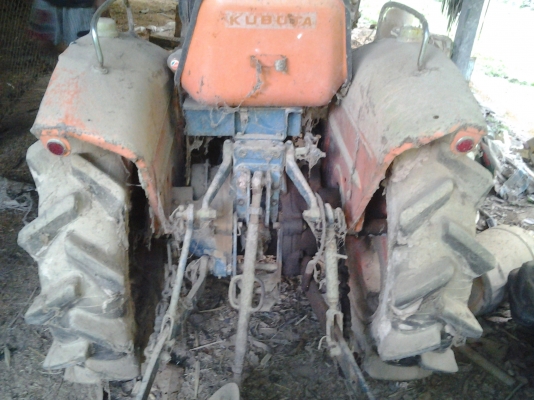 รถไถคูโบต้าL1500พร้อมใบมีดและผาน