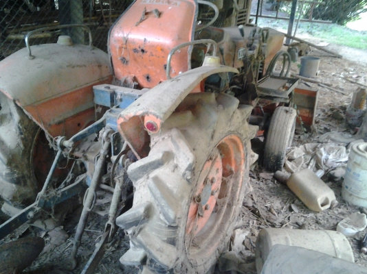 รถไถคูโบต้าL1500พร้อมใบมีดและผาน