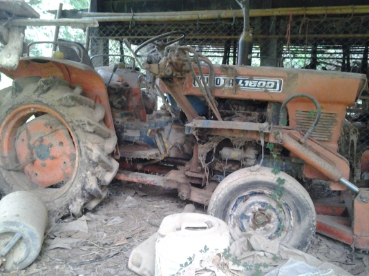 รถไถคูโบต้าL1500พร้อมใบมีดและผาน