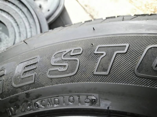 ยาง bridge stone 255/60/18 ปี16 ชุดล่ะ15,500