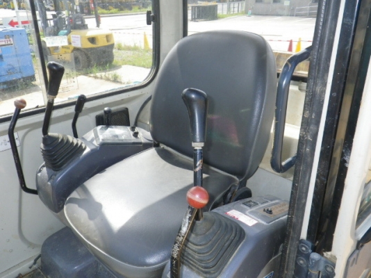 Komatsu PC30-7E ปั้มนิ้ว ตู้เก๋ง เก่าญี่ปุ่น