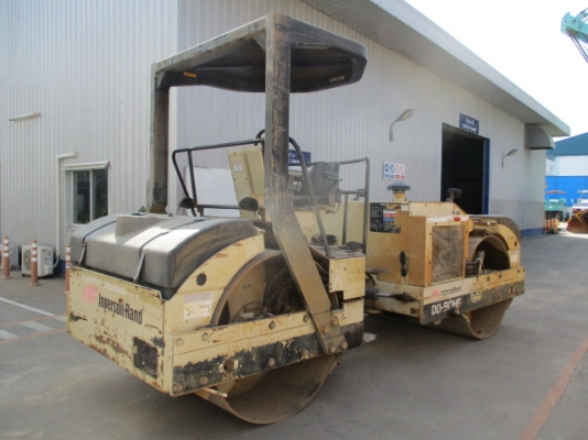 รถบดสั่นสะเทือน Ingersoll-Rand DD90HF