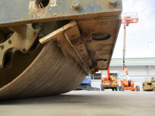 รถบดสั่นสะเทือน Ingersoll-Rand DD90HF