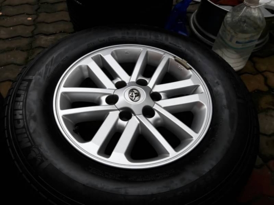 ล้อfortuner ขอบ17 พร้อมยางปี13 ชุดล่ะ10,000