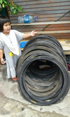 ยางจักรยานใหม่ (เก่าเก็บ)