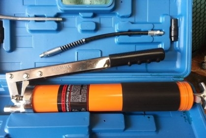 ขายกระบอกอัดจารบีแบบสูบคู่พร้อมอุปกรณ์ครบชุด Made in Germany.