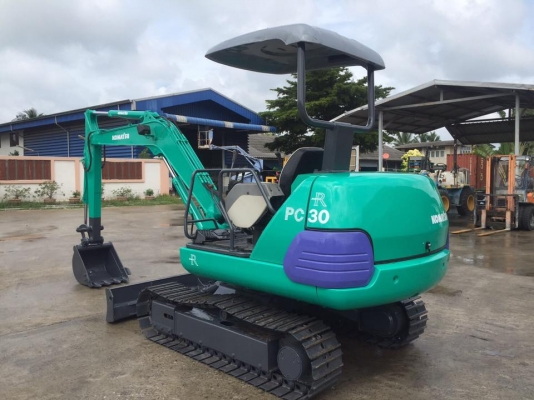 รถขุด KOMATSU PC30-7 ทำสีใหม่ นำเข้ามือสองญี่ปุ่น