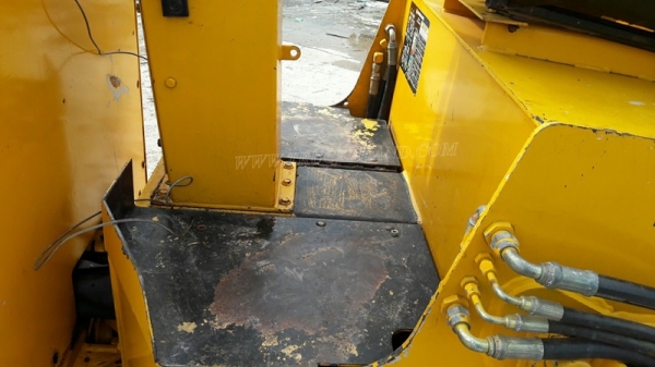 รถบดสั่นสะเทือน   ขับเคลื่อนด้วยตัวเองสั่นสะเทือน 2 ล้อ  ยี่ห้อ INGEROLL RAND  มีเล่มทะเบียน