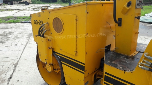 รถบดสั่นสะเทือน   ขับเคลื่อนด้วยตัวเองสั่นสะเทือน 2 ล้อ  ยี่ห้อ INGEROLL RAND  มีเล่มทะเบียน