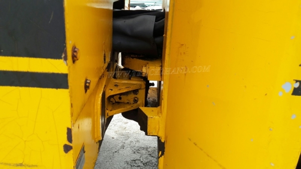 รถบดสั่นสะเทือน   ขับเคลื่อนด้วยตัวเองสั่นสะเทือน 2 ล้อ  ยี่ห้อ INGEROLL RAND  มีเล่มทะเบียน