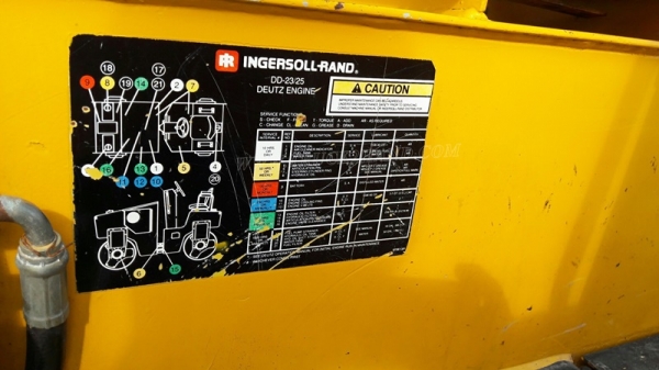 รถบดสั่นสะเทือน   ขับเคลื่อนด้วยตัวเองสั่นสะเทือน 2 ล้อ  ยี่ห้อ INGEROLL RAND  มีเล่มทะเบียน