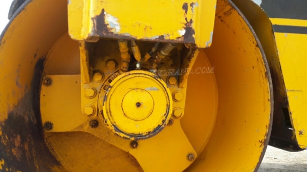 รถบดสั่นสะเทือน   ขับเคลื่อนด้วยตัวเองสั่นสะเทือน 2 ล้อ  ยี่ห้อ INGEROLL RAND  มีเล่มทะเบียน