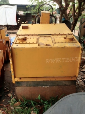 รถบดสั่นสะเทือน   ขับเคลื่อนด้วยตัวเองสั่นสะเทือน 2 ล้อ  ยี่ห้อ INGEROLL RAND  มีเล่มทะเบียน