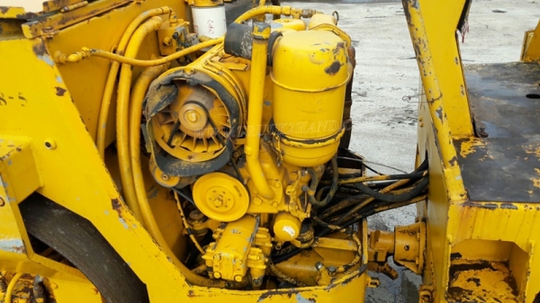 รถบดสั่นสะเทือน ขนาด 2-3 ตัน  ยี่ห้อ BITELLI.   รุ่น MICHELINO  มีเล่มทะเบียน