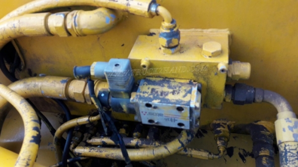 รถบดสั่นสะเทือน ขนาด 2-3 ตัน  ยี่ห้อ BITELLI.   รุ่น MICHELINO  มีเล่มทะเบียน