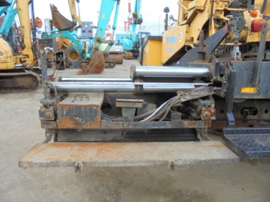 รูถปูยาง Demag DF130P รถปูยาง 8 เมตร ปี1999 นำเข้าจากญี่ปุ่น