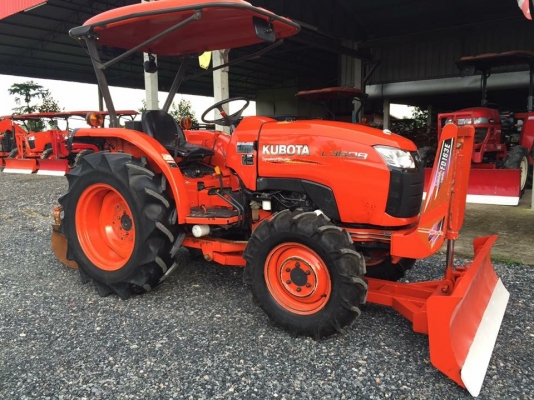 ขายรถไถคูโบต้า L3608 4WD 2เพลา ใช้งานน้อย อุปกรณ์ใบดันหน้าและผานพรวน ราคา 298,000 บาท สนใจโทร 081-9136451 หรือ ขอดูรูปเพิ่มเติมทาง line:bow6451 ค่ะ ดูสินค้าเพิ่มเติมทางที่นี่