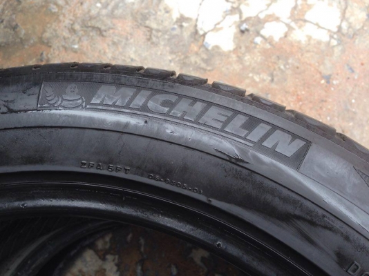 ยาง MICHELIN made in France 255-45-18 ปี 14 ครบชุด 4 เส้น 5500 สวยๆไม่บวมไม่กินข้าง ดอกยางเหลือเยอะเอาไปวิ่งกันใด้อีกยาวค่ะ