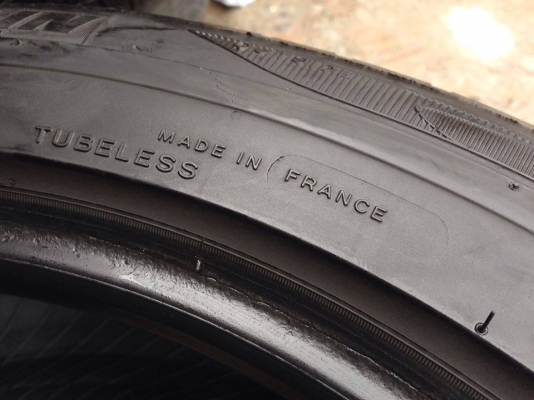 ยาง MICHELIN made in France 255-45-18 ปี 14 ครบชุด 4 เส้น 5500 สวยๆไม่บวมไม่กินข้าง ดอกยางเหลือเยอะเอาไปวิ่งกันใด้อีกยาวค่ะ