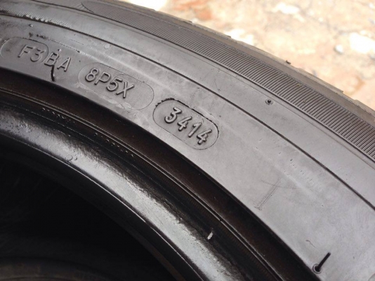 ยาง MICHELIN made in France 255-45-18 ปี 14 ครบชุด 4 เส้น 5500 สวยๆไม่บวมไม่กินข้าง ดอกยางเหลือเยอะเอาไปวิ่งกันใด้อีกยาวค่ะ