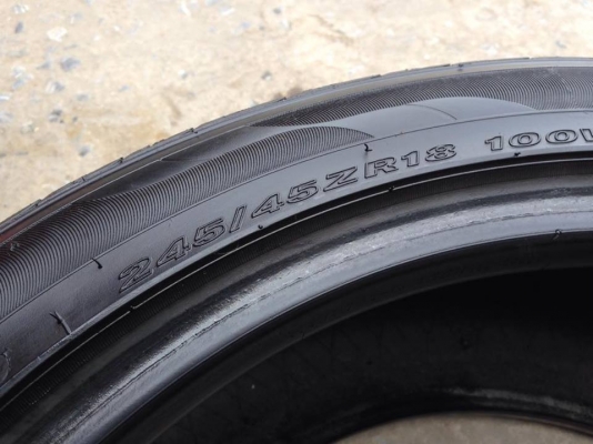 ยาง NEXEN 245-45-18 ปี 15 2 เส้น 2000 สภาพสวยๆไม่มีปะไม่บวมไม่กินข้างดอกยางเหลือเยอะเอาไปวิ่งกันใด้อีกยาวค่ะ