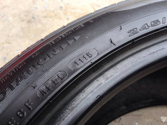 ยาง NEXEN 245-45-18 ปี 15 2 เส้น 2000 สภาพสวยๆไม่มีปะไม่บวมไม่กินข้างดอกยางเหลือเยอะเอาไปวิ่งกันใด้อีกยาวค่ะ