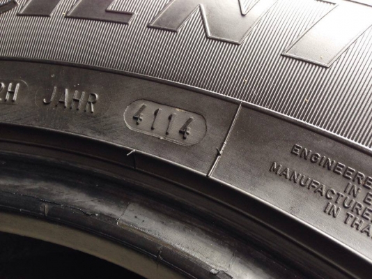 ยาง GOOD YEAR 265-65-17 ปี 14 ครบชุด 4 เส้น 4000  สภาพสวยๆไม่บวมไม่กินข้าง ดอกยางเหลือเยอะเอาไปวิ่งกันใด้อีกยาวค่ะ