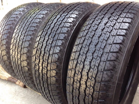 ยาง Bridgstone 255-65-17 ปี 15 ครบชุด 4 เส้น 6000 สภาพสวยๆไม่บวมไม่กินข้าง ดอกยางเหลือเยอะเอาไปวิ่งกันใด้อีกยาวค่ะ
