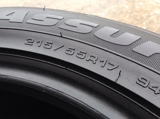 ยาง GOOD YEAR 215-55-17 ปี 15 ครบชุด 4 เส้น 5000 สภาพสวยๆไม่มีปะไม่บวมไม่กินข้าง ดอกยางเหลือเยอะเอาไปวิ่งกันใด้อีกยาวค่ะ