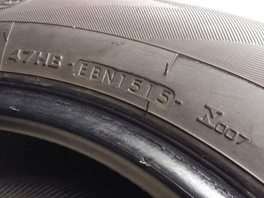 ยาง YOKOHAMA 215-65-16 ปี 15 ครบชุด 4 เส้น 6000 สภาพสวยๆไม่บวมไม่กินข้าง ดอกยางเหลือเยอะเอาไปวิ่งกันใด้อีกยาวค่ะ