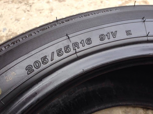ยาง YOKOHAMA 205-55-16 ปี 16 1 เส้น ปี 15 3 เส้น ครบชุด 4 เส้น 4000 สภาพสวยๆไม่มีปะไม่บวมไม่กินข้าง ดอกยางเหลือเยอะเอาไปวิ่งกันใด้อีกยาวค่ะ