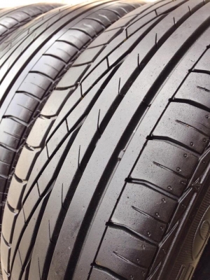 ยาง GOOD YEAR 185-55-16 ปี 16 1 เส้น ปี 15 3 เส้น ครบชุด 4 เส้น 3000 สภาพสวยๆไม่บวมไม่กินข้าง ดอกยางเหลือเยอะเอาไปวิ่งกันใด้อีกยาวค่ะ