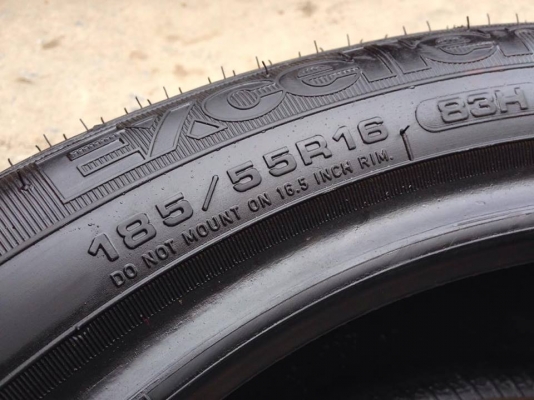 ยาง GOOD YEAR 185-55-16 ปี 16 1 เส้น ปี 15 3 เส้น ครบชุด 4 เส้น 3000 สภาพสวยๆไม่บวมไม่กินข้าง ดอกยางเหลือเยอะเอาไปวิ่งกันใด้อีกยาวค่ะ