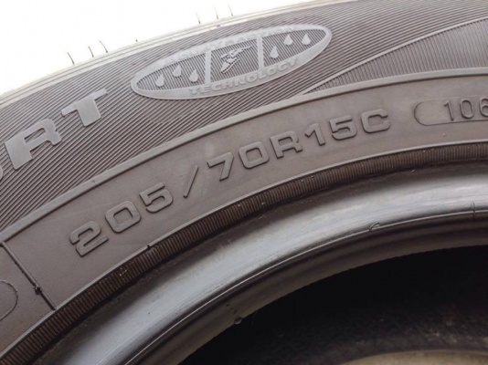 ยาง GOOD YEAR 205-70-15 ปี 16 ครบชุด 4 เส้น 6000 สภาพสวยๆไม่มีปะไม่บวมไม่กินข้าง ดอกยางเหลือเยอะเอาไปวิ่งกันใด้อีกยาวค่ะ
