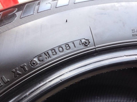 ยาง Bridgstone 265-60-18 made in japan ปี 14 ครบชุด 4 เส้น 7500 สภาพสวยๆไม่บวมไม่กินข้าง ดอกยางเหลือเยอะเอาไปวิ่งกันใด้อีกยาวค่ะ