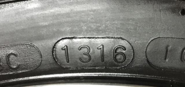 ยางป้ายแดง Maxxis 195-60-15 ปี16 ยางป้ายแดง Maxxis 195-60-15 ปี16