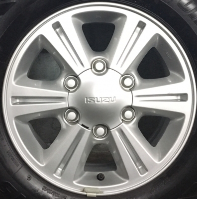 แม็กพร้อมยางป้ายแดง ISUZU 215-70-15 แม็กพร้อมยางป้ายแดง ISUZU 215-70-15