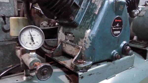 **ขายถูกๆ ปั้มลมมือสองจากญี่ปุ่น** HITACHI-BEBICON 10แรง ถัง 230 ลิตร ทดสอบเรียบร้อย ทุกระบบทำงานได้ดีมากครับ