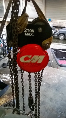 **ขายถูกๆ รอก 2 ตันพร้อมตัวสไลด์ราง งานอเมริกา** CM-Columbus  สภาพเหมือนใหม่ สาวนิ่ม แข็ง ทนทานแน่นอนครับ