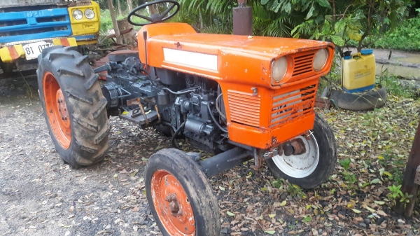 วันนี้วันเดียว20000บาท รถไถ22แรงเพลาเดียวตัวเปล่า