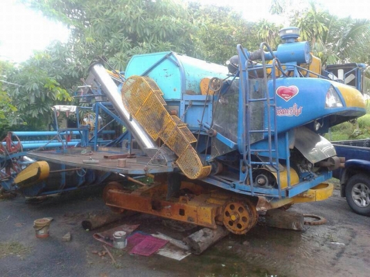 ขาย 270.000บาท เกษตร รุ่นปลดหนี้ ปี52 รองกระสอบ เช็คสภาพใหม่ พร้อมลงเกี่ยว