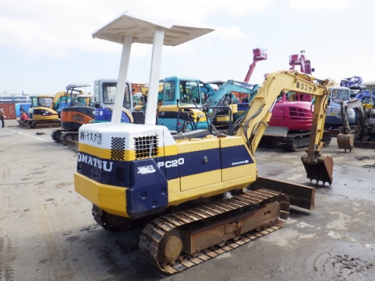 ขายรถขุดเล็ก PC20-6 สภาพเดิมๆ ชั่วโมงน้อย สวยๆเลย