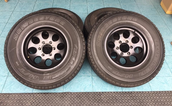 ล้อหยดน้ำ ลายMickeythompson 16x8 ยาง 265/70/16 ดอกสวยหนาเต็ม4เส้น ล้อหยดน้ำ ลายMickeythompson 16x8 ยาง 265/70/16 ดอกสวยหนาเต็ม4เส้น