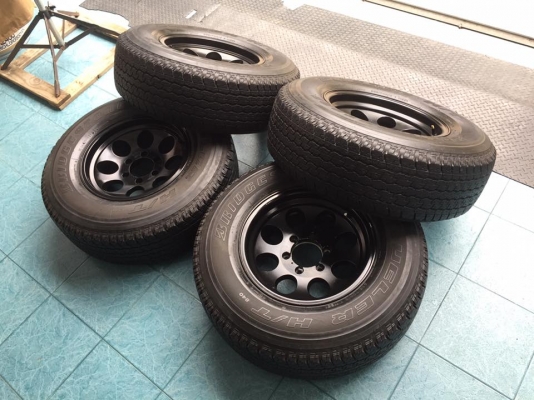 ล้อหยดน้ำ ลายMickeythompson 16x8 ยาง 265/70/16 ดอกสวยหนาเต็ม4เส้น ล้อหยดน้ำ ลายMickeythompson 16x8 ยาง 265/70/16 ดอกสวยหนาเต็ม4เส้น